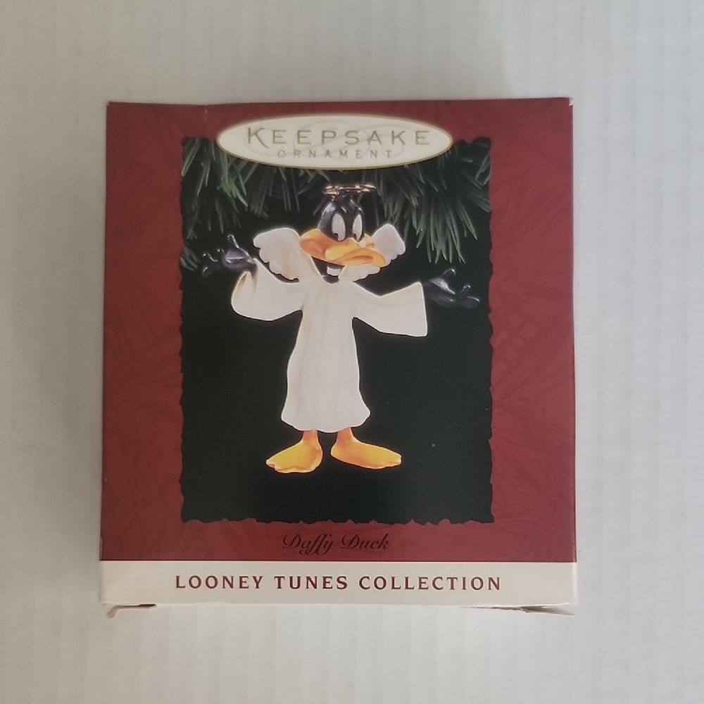 **5 For $20 Hallmark Keepsake Ornament - Daffy Duck